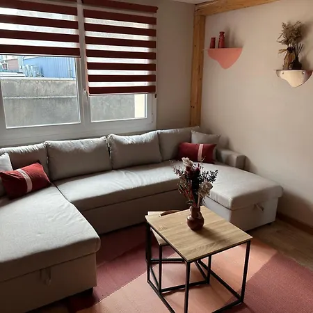 Le Coup De C'heurt Duplex 100m De La 8 Personnes לה פורטל